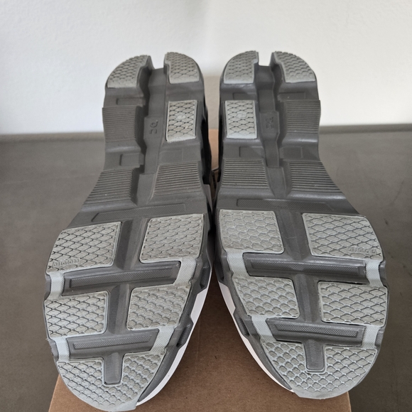 On Cloudmonster 2 Mens Running Shoes Size 11 - Picture 5 of 5